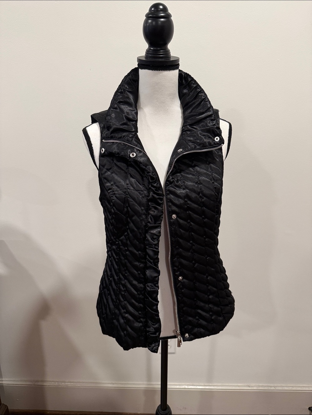 White House Black Market Black Quilted Sleeveless Vest Size Small